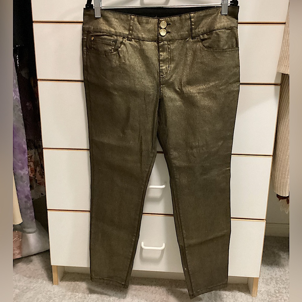 Thalia Sodi gold metallic vintage pants. Never worn. Very Stretchy